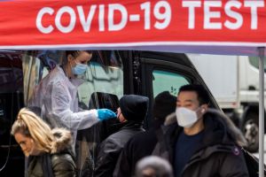 ВОЗ подтверждает, что Омикрон может заражать вакцинированных и переболевших людей