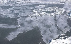 В Морозовском районе девятилетний мальчик провалился под лед.